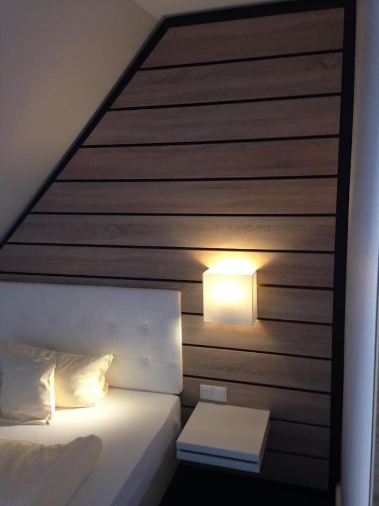 Hotel Tiek 25/50