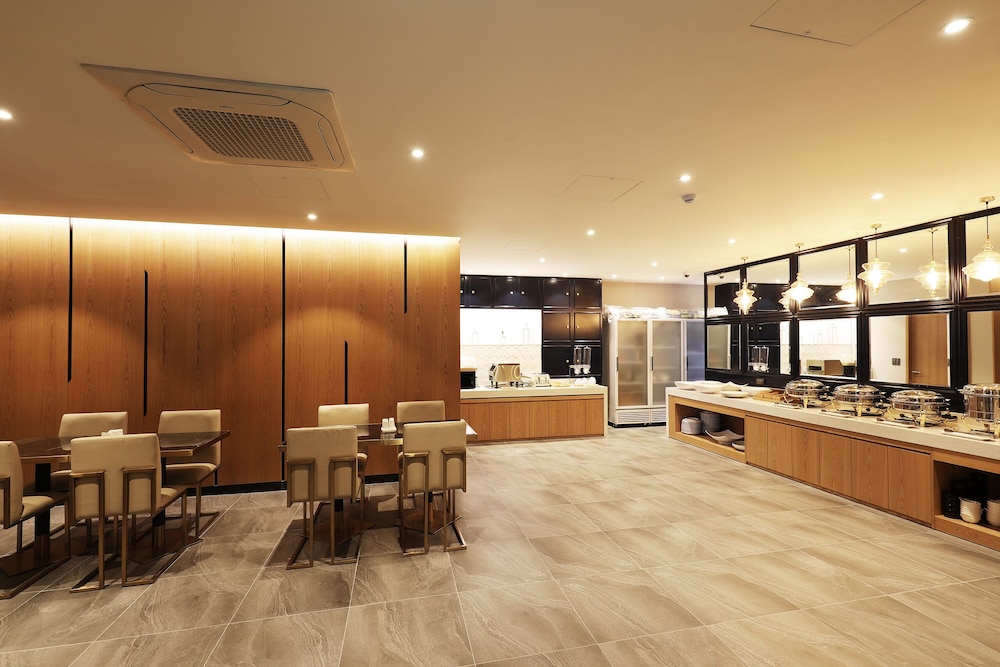 Mari Hotel 31/50