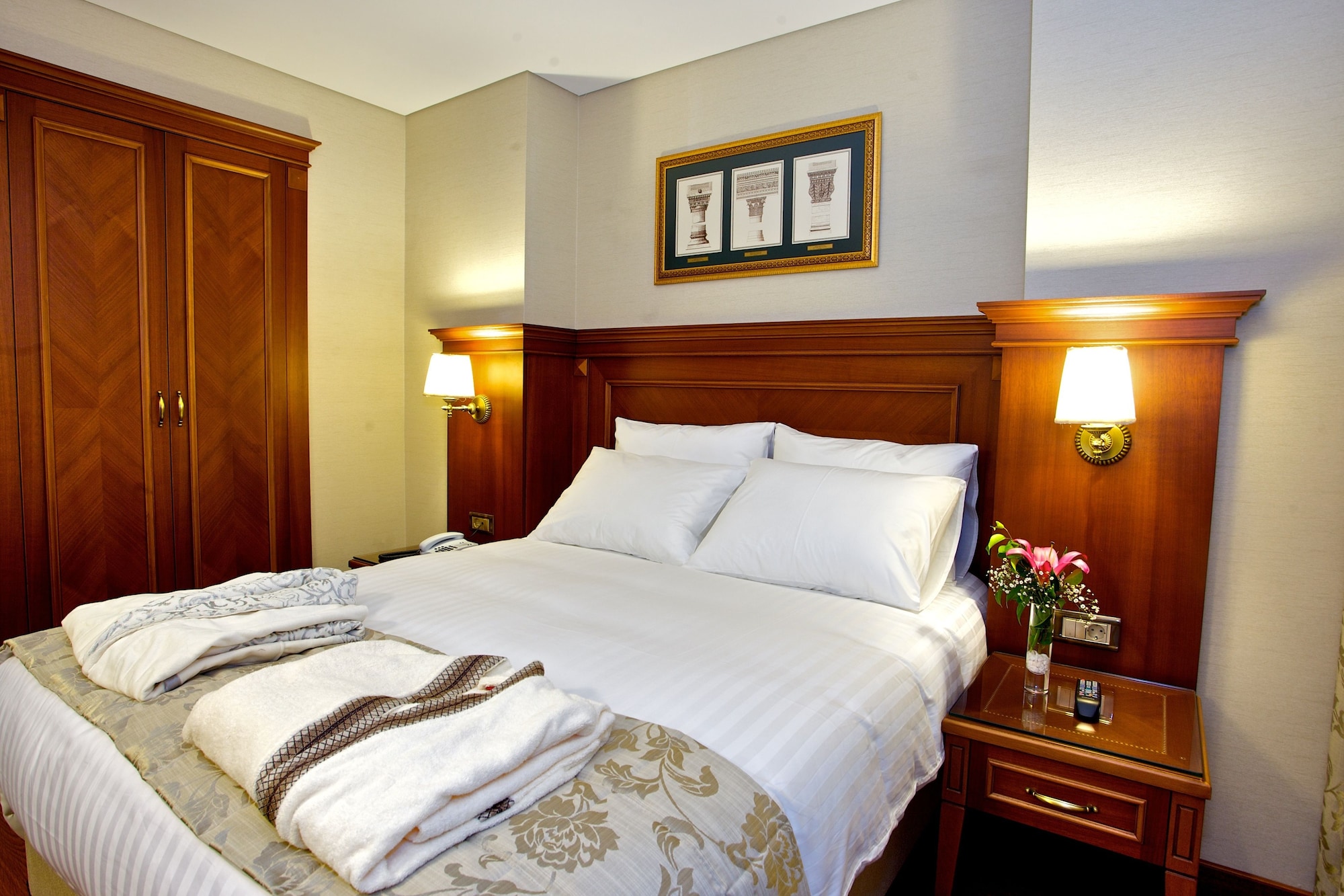 2 BEDROOMS, STANDARD, QUADRUPLE, 2 BATHROOMS