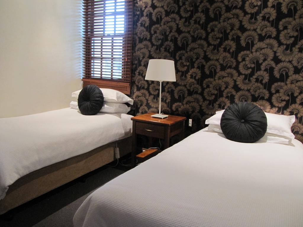 Seacombe House Motor Inn Port Fairy 11/27