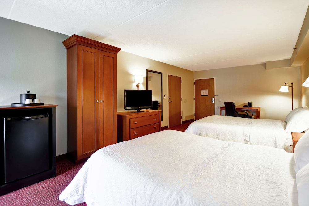 Hampton Inn Louisville-Airport 18/56