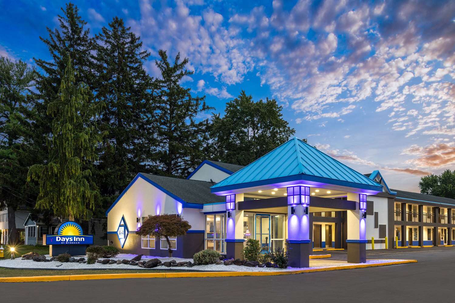 Days Inn & Suites by Wyndham Albany 2/48