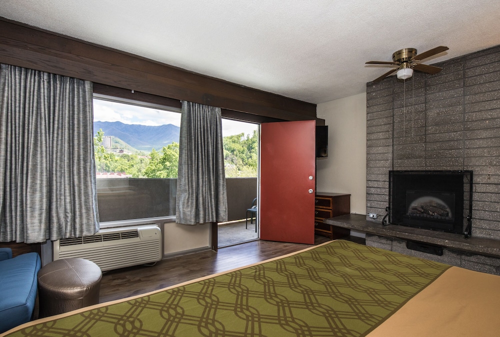 Chalet Inn 46/62