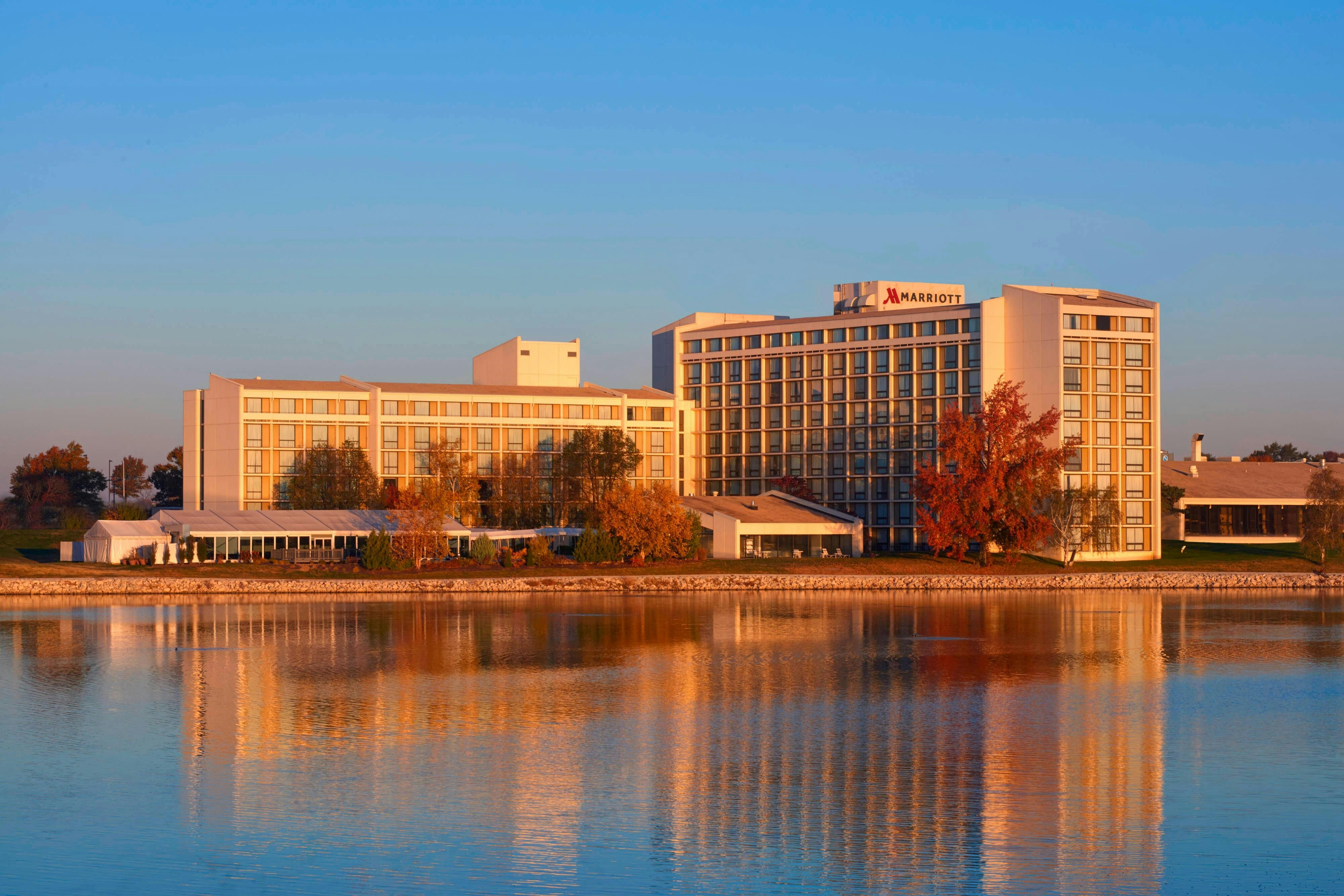 Kansas City Airport Marriott 63/64
