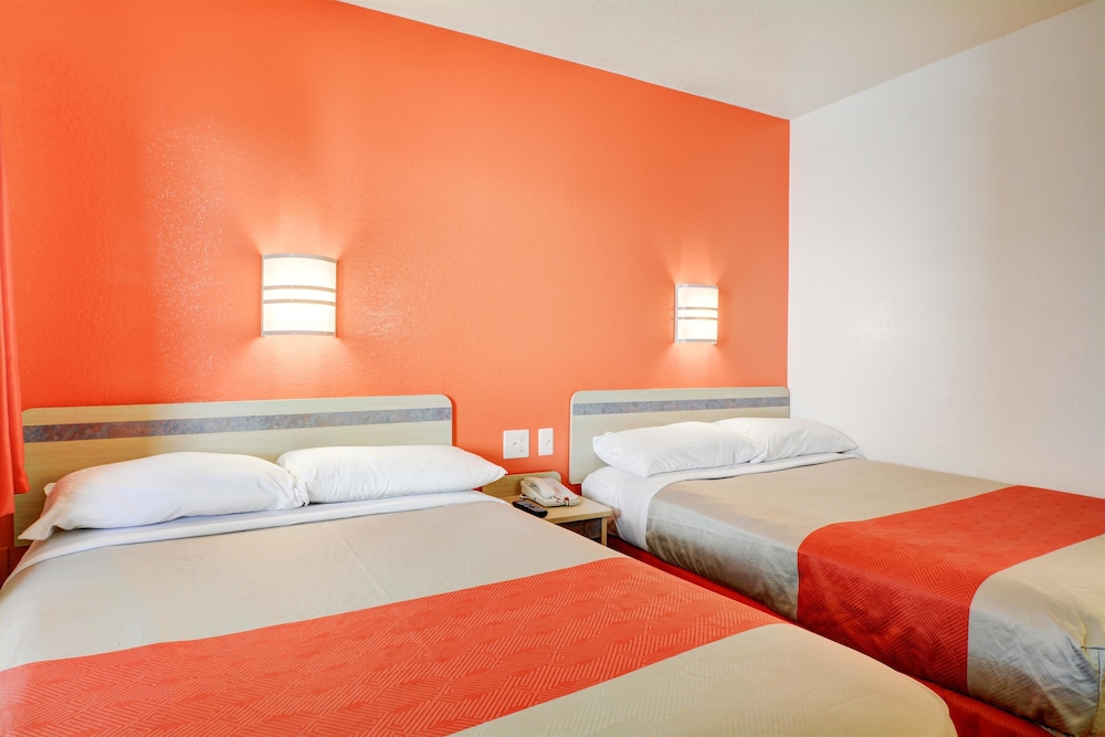 Motel6 Southington, CT - Hartford 22/43