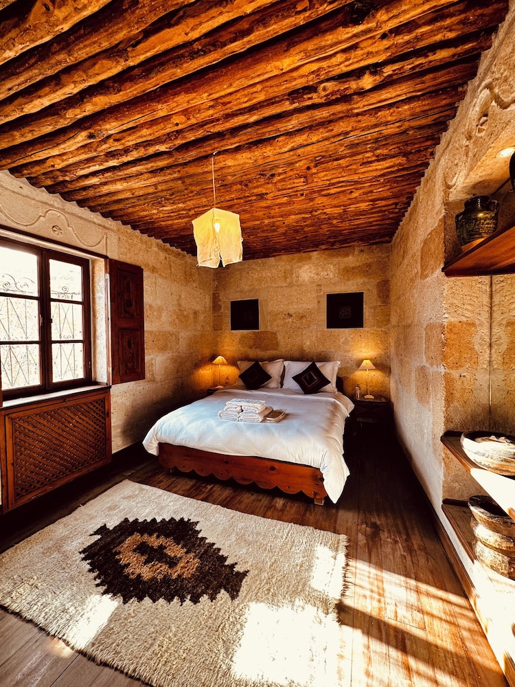 Luxury, Suite, Double Bed, Valley View