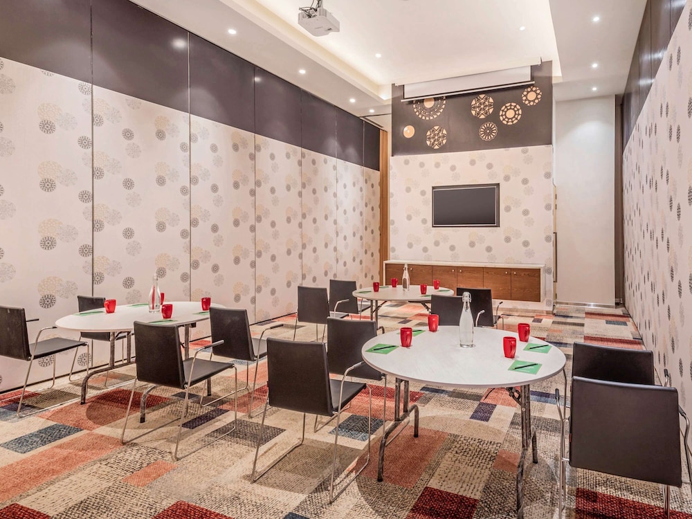Ibis Kolkata Rajarhat 68/76