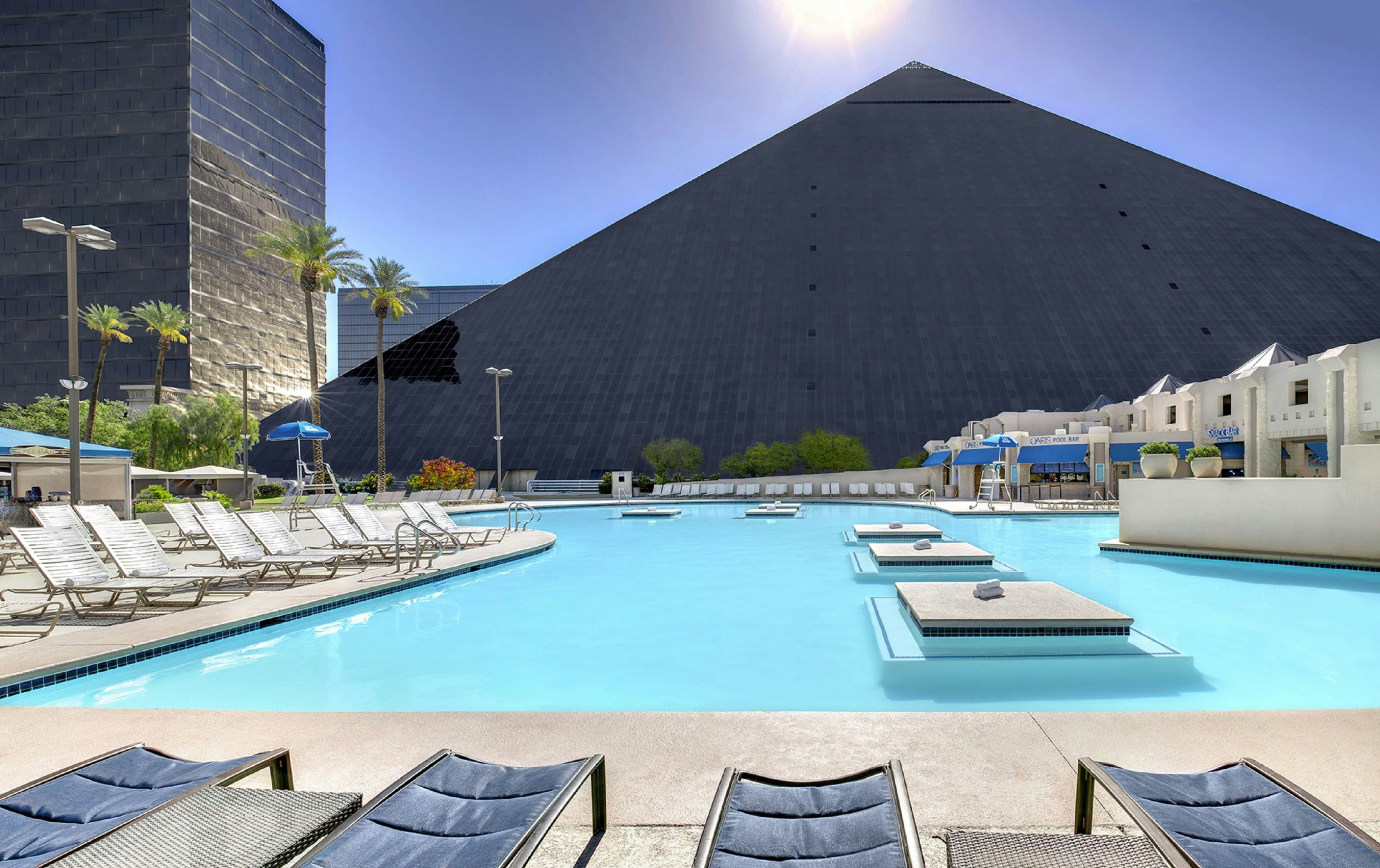 Luxor Hotel and Casino 65/73