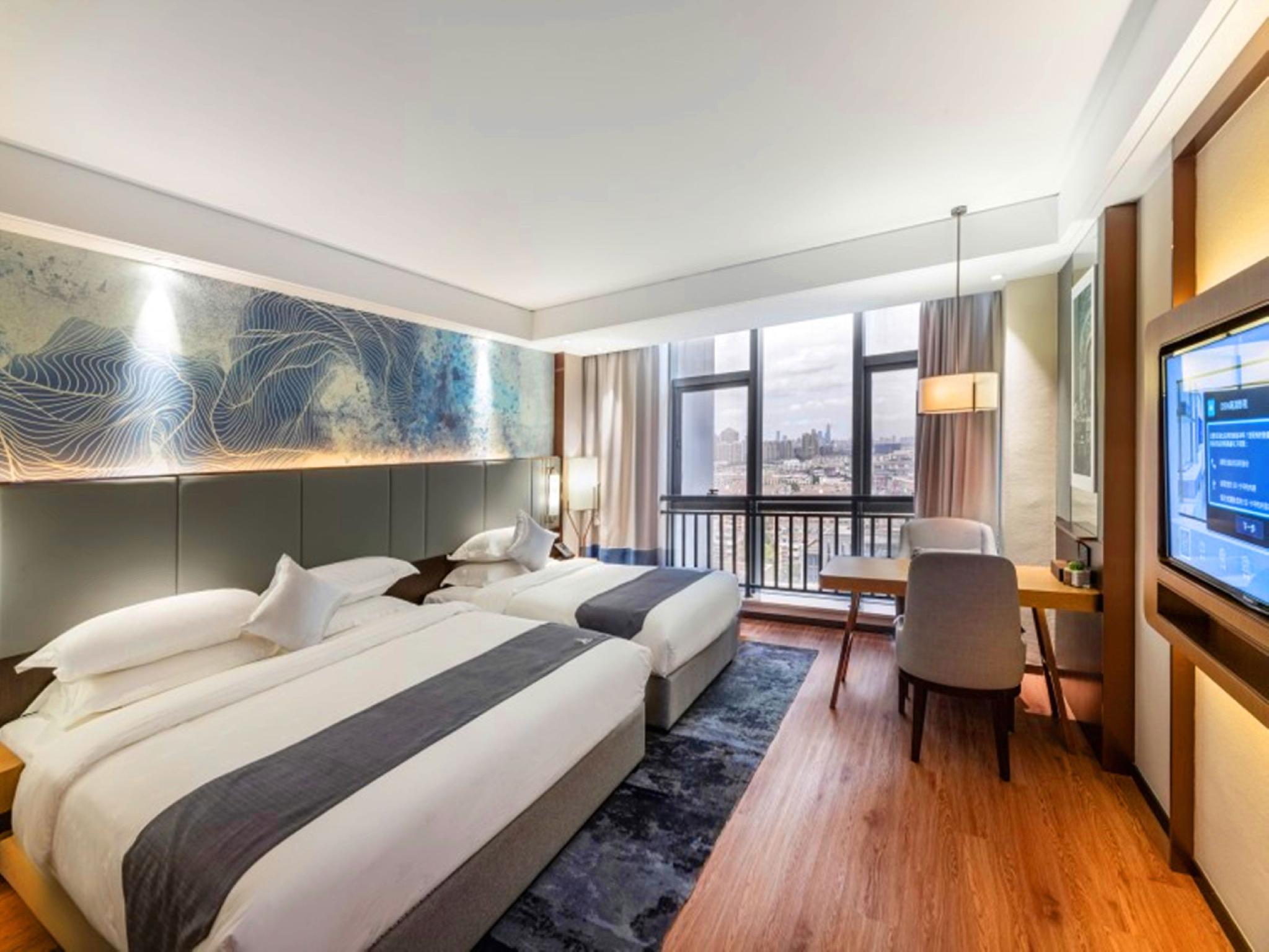 GreenTree Eastern Xiangyang Zhongyuan West Road Hotel 7/23