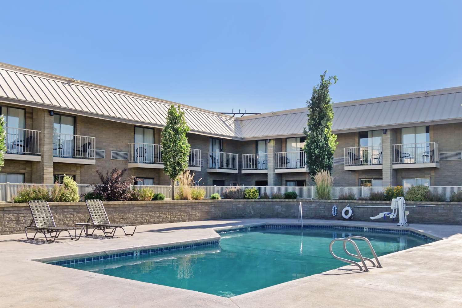 Best Western Plus Ahtanum Inn 49/49