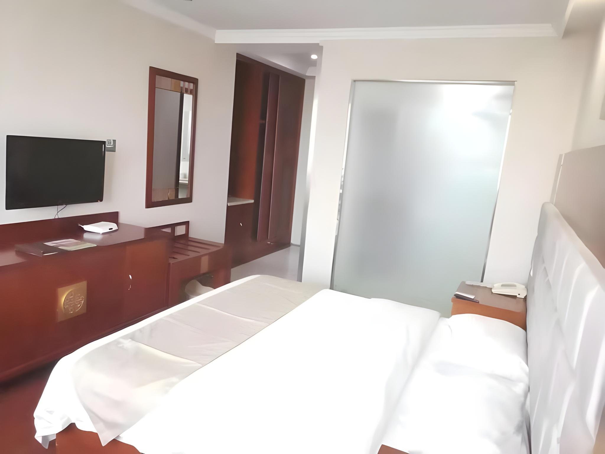 GUEST ROOM, GARDEN VIEW