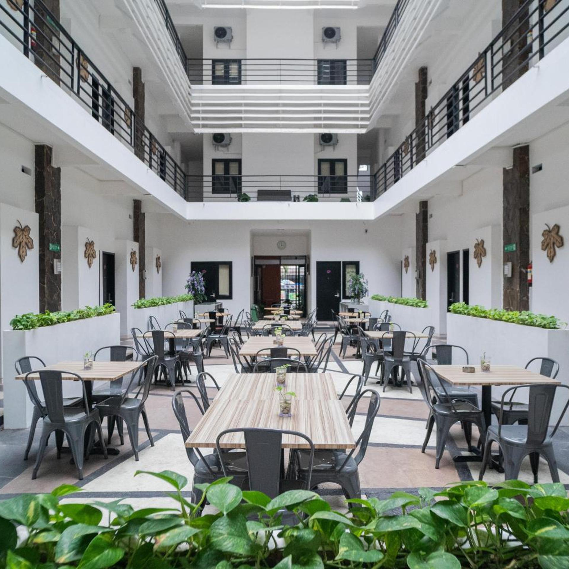 Sans Hotel FiFFa Premiere Malang 49/56