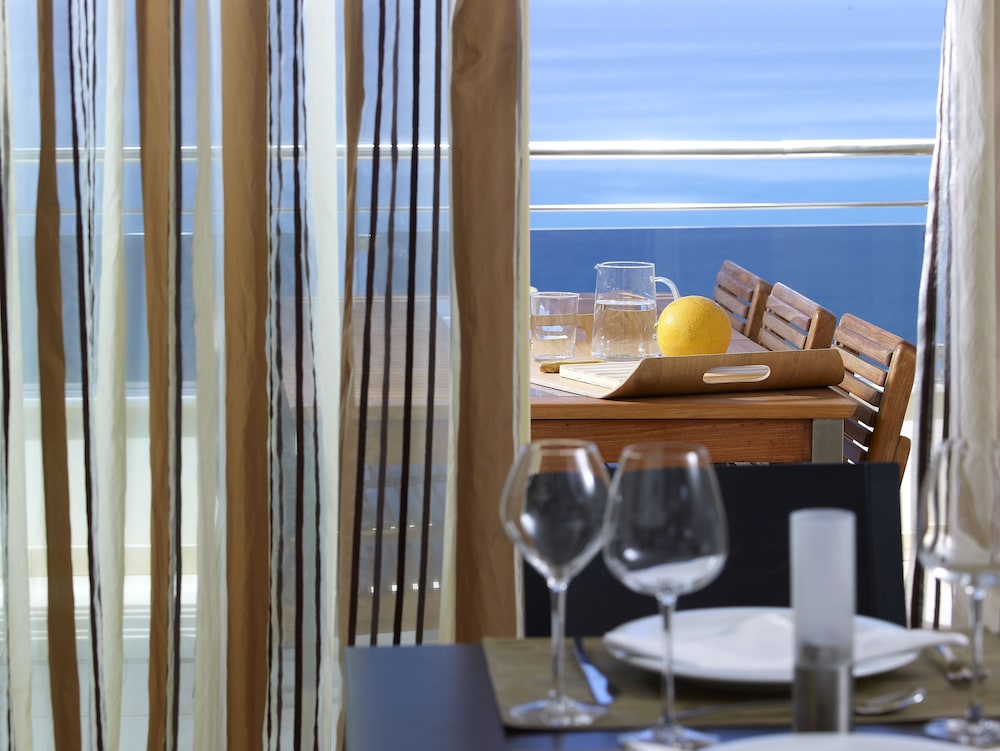 Macaris Suites And Spa 52/66