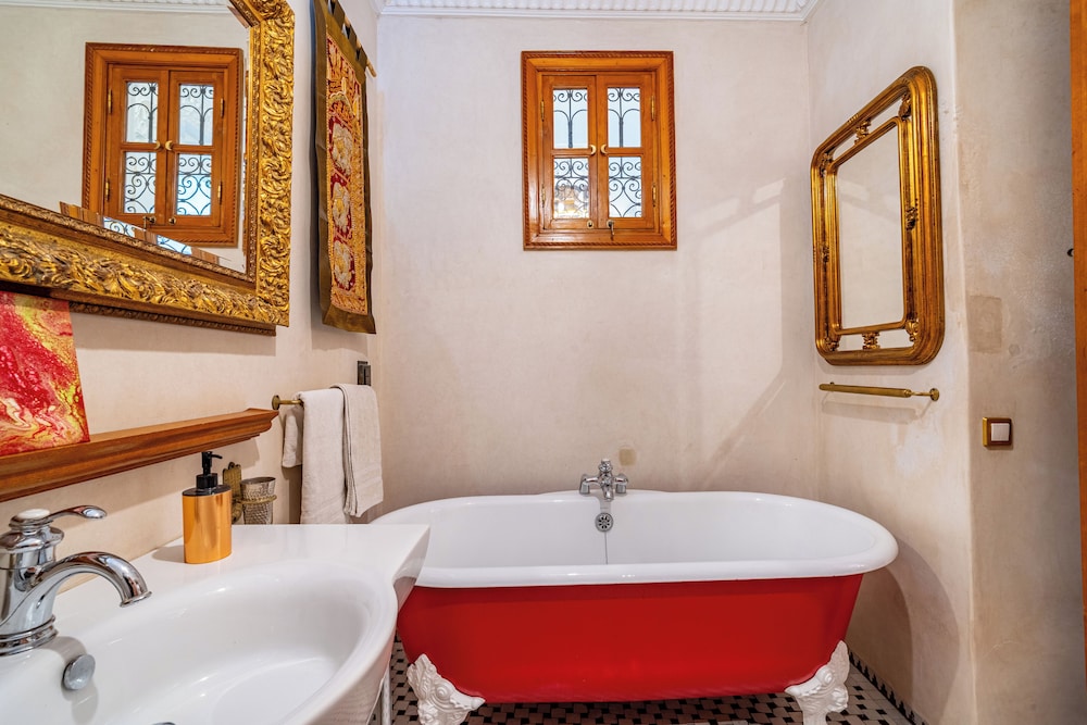 Riad Asrari 47/49