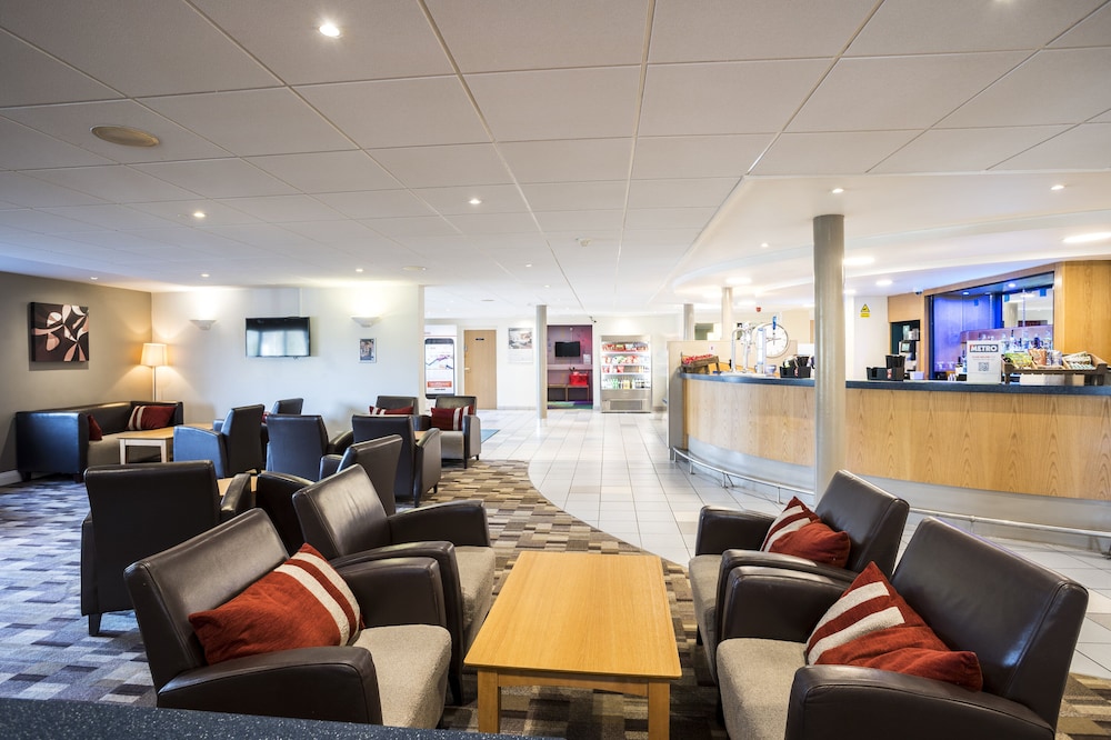 Holiday Inn Express Stafford, an IHG Hotel 10/61