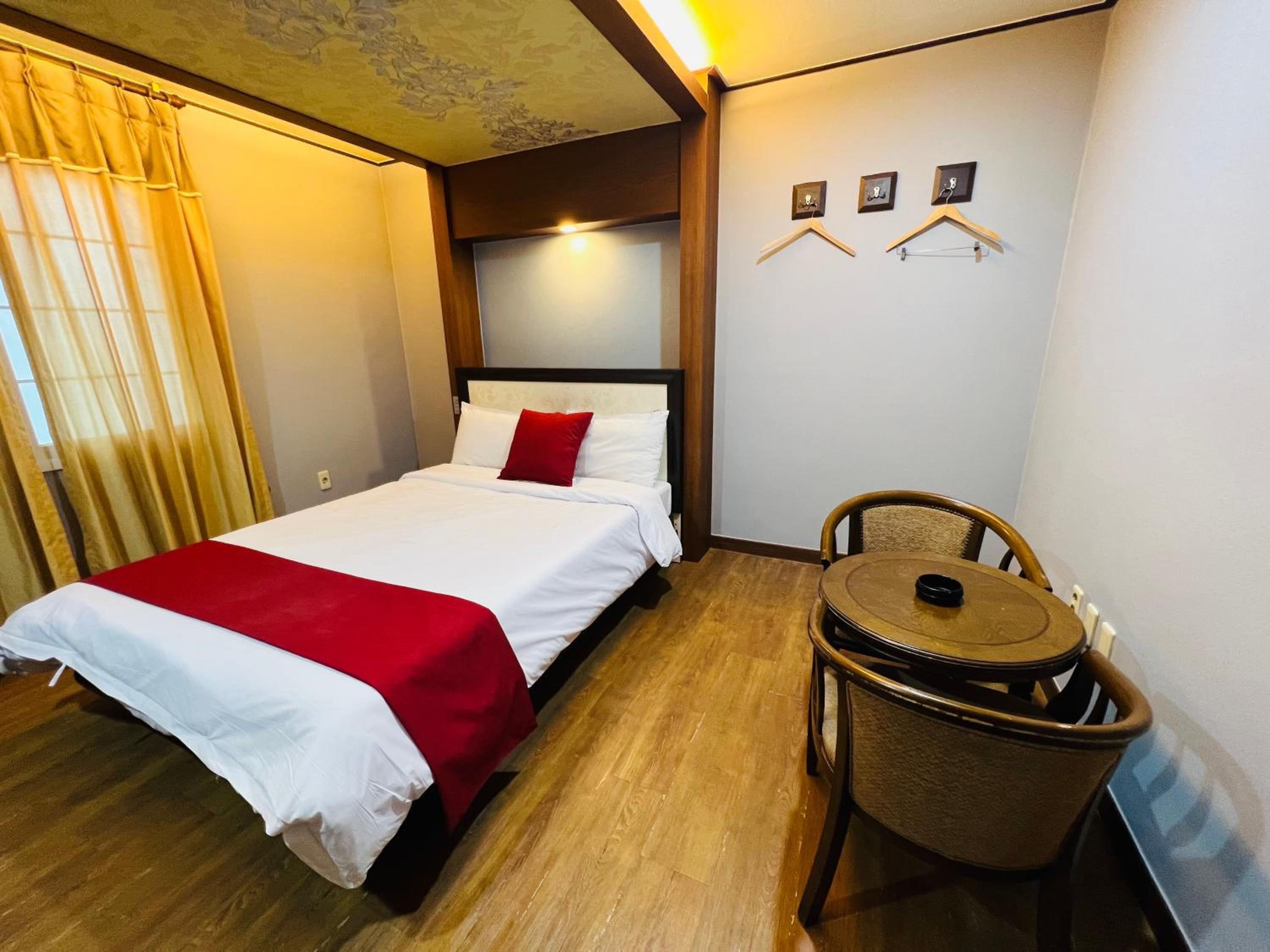 Sweet Hotel 36/47