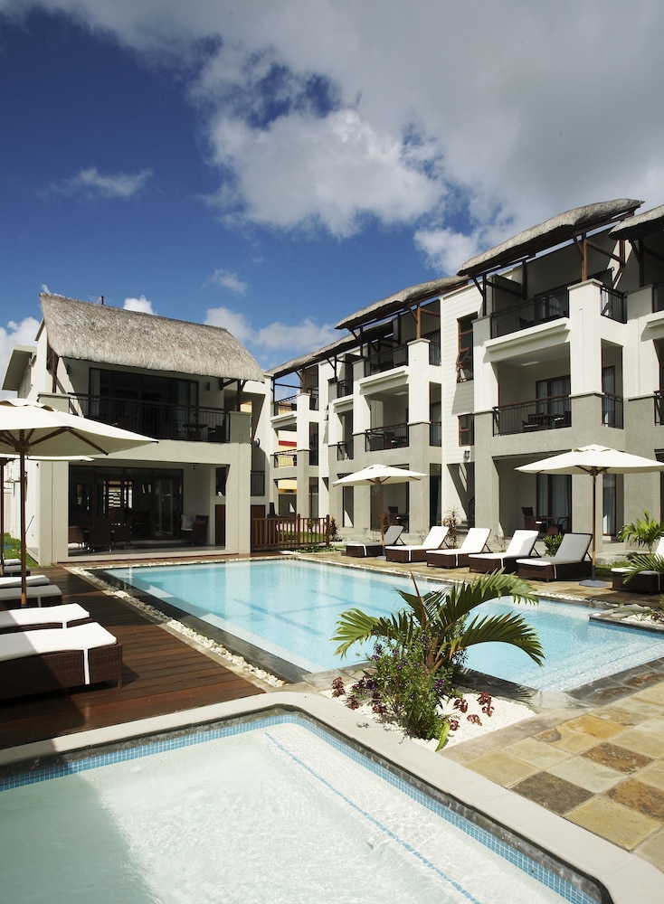 Grand Bay Suites 3/65