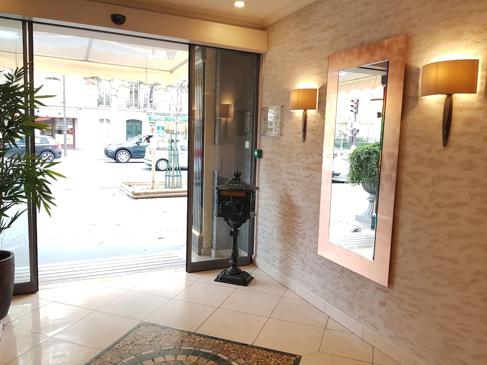Hotel Champerret Elysees 55/70