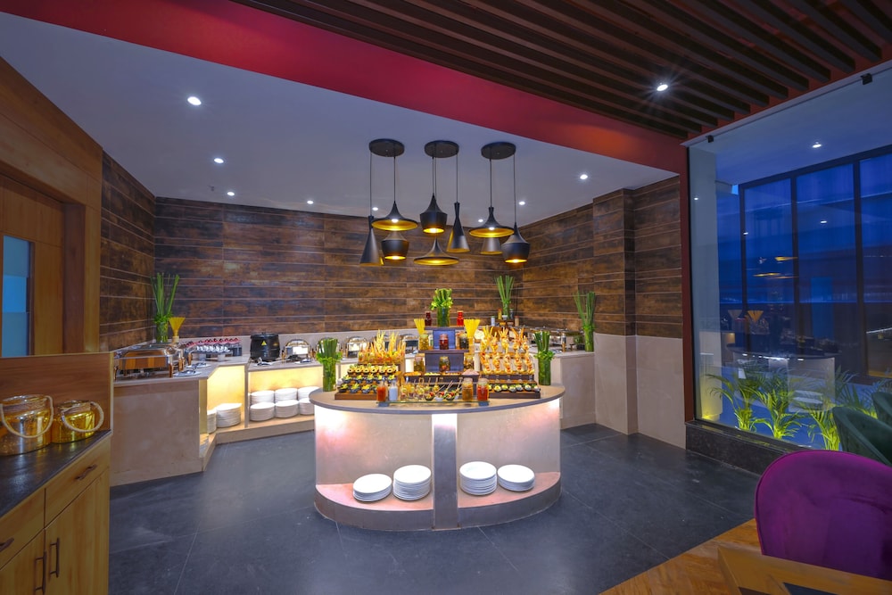 Royale Sarovar Portico Agra 54/65