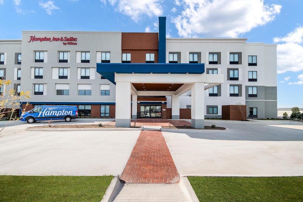 Hampton Inn & Suites by Hilton Irving DFW Airport North 1/56