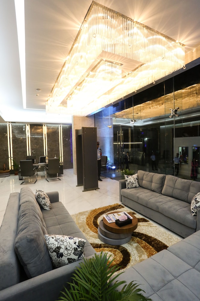 COVENTINA LAKE SUITES 50/65