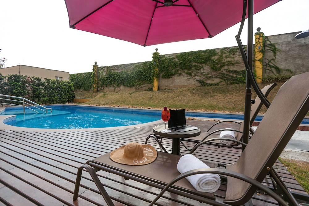 Hotel Intercity Vinhedo 59/66