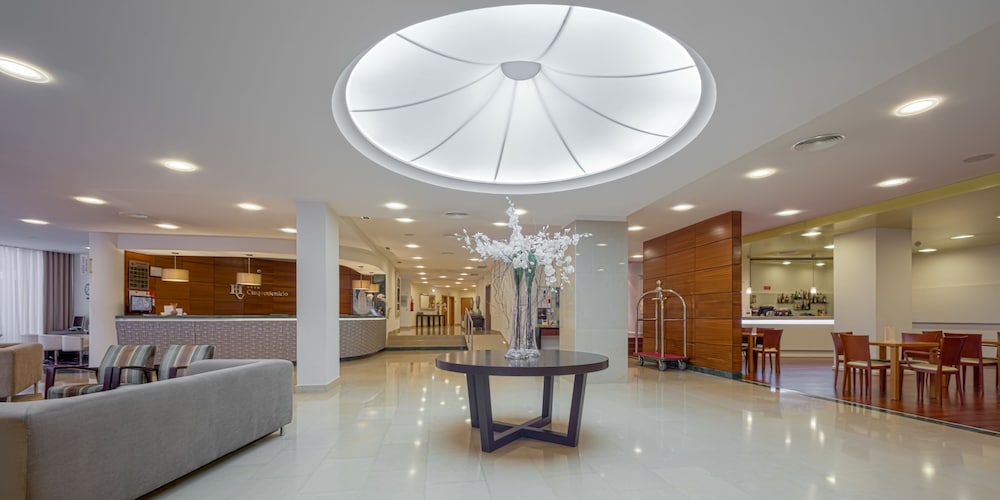 Hotel Cinquentenario & Conference Center 56/63
