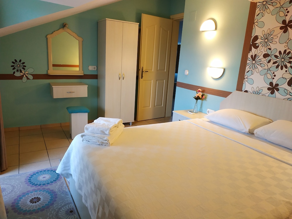 Hotel Mico 16/50
