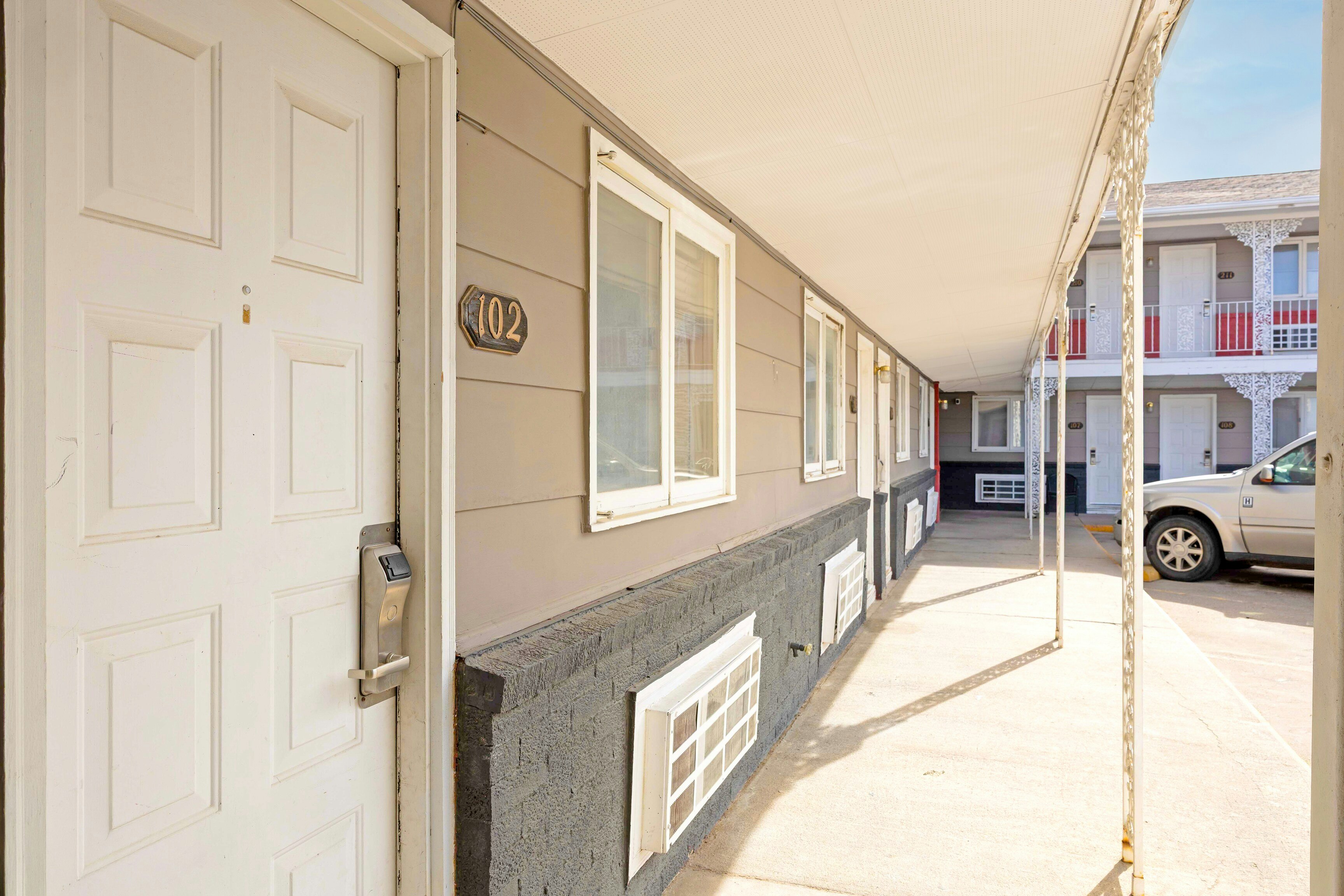 Circle S Motel Cozad I-80 52/60