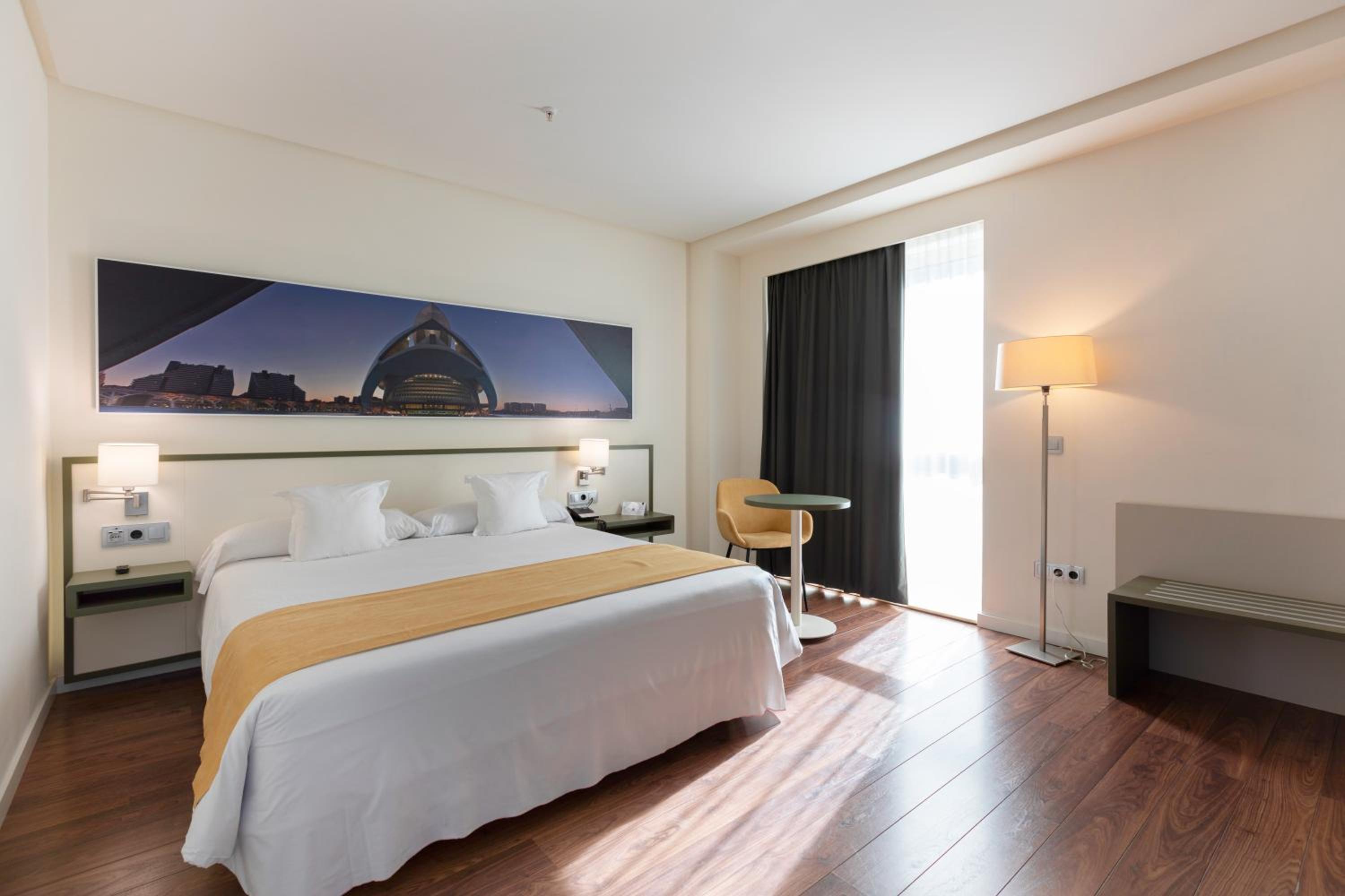 Junior Suite, Queen Bed
