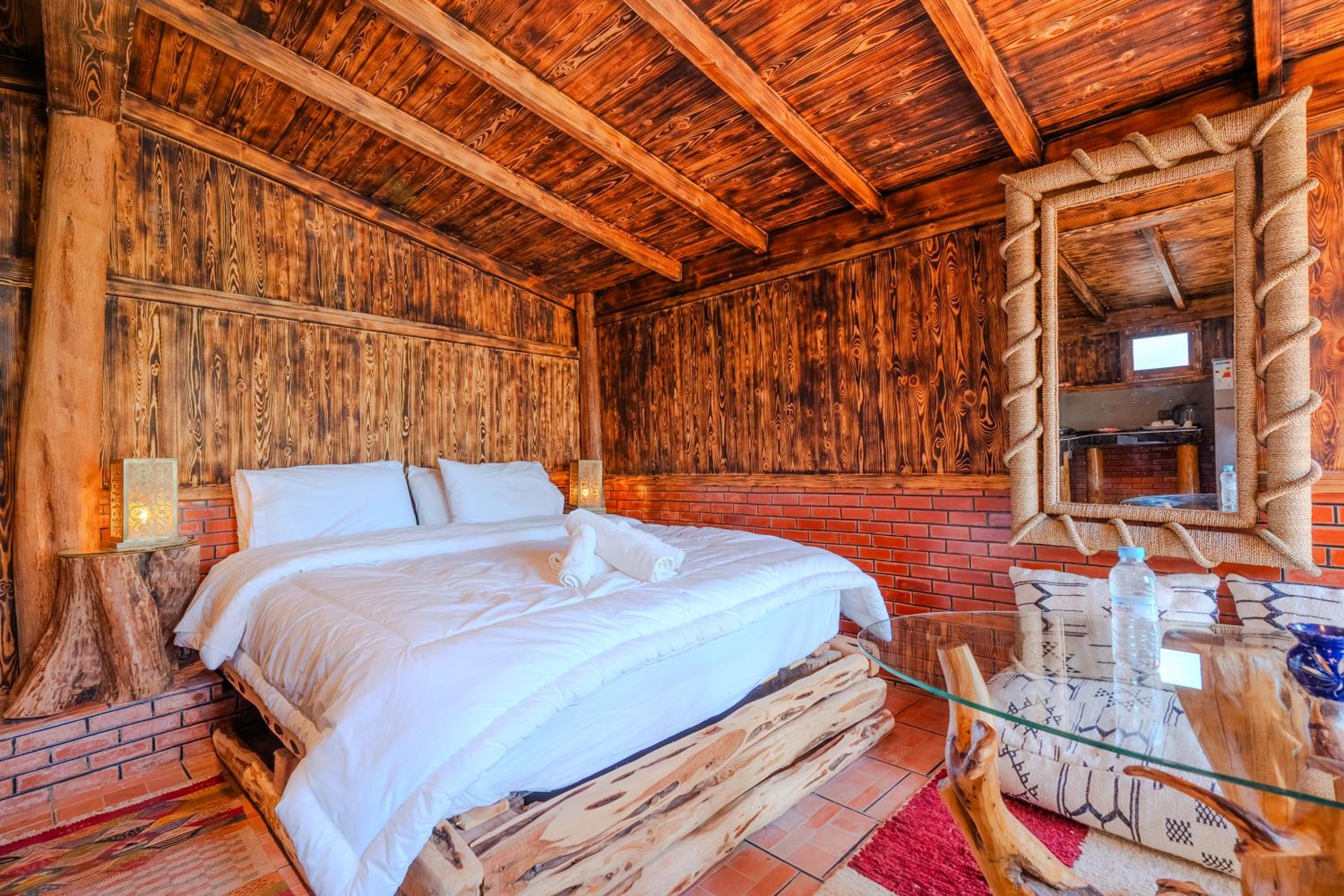 SUPERIOR, DOUBLE BED