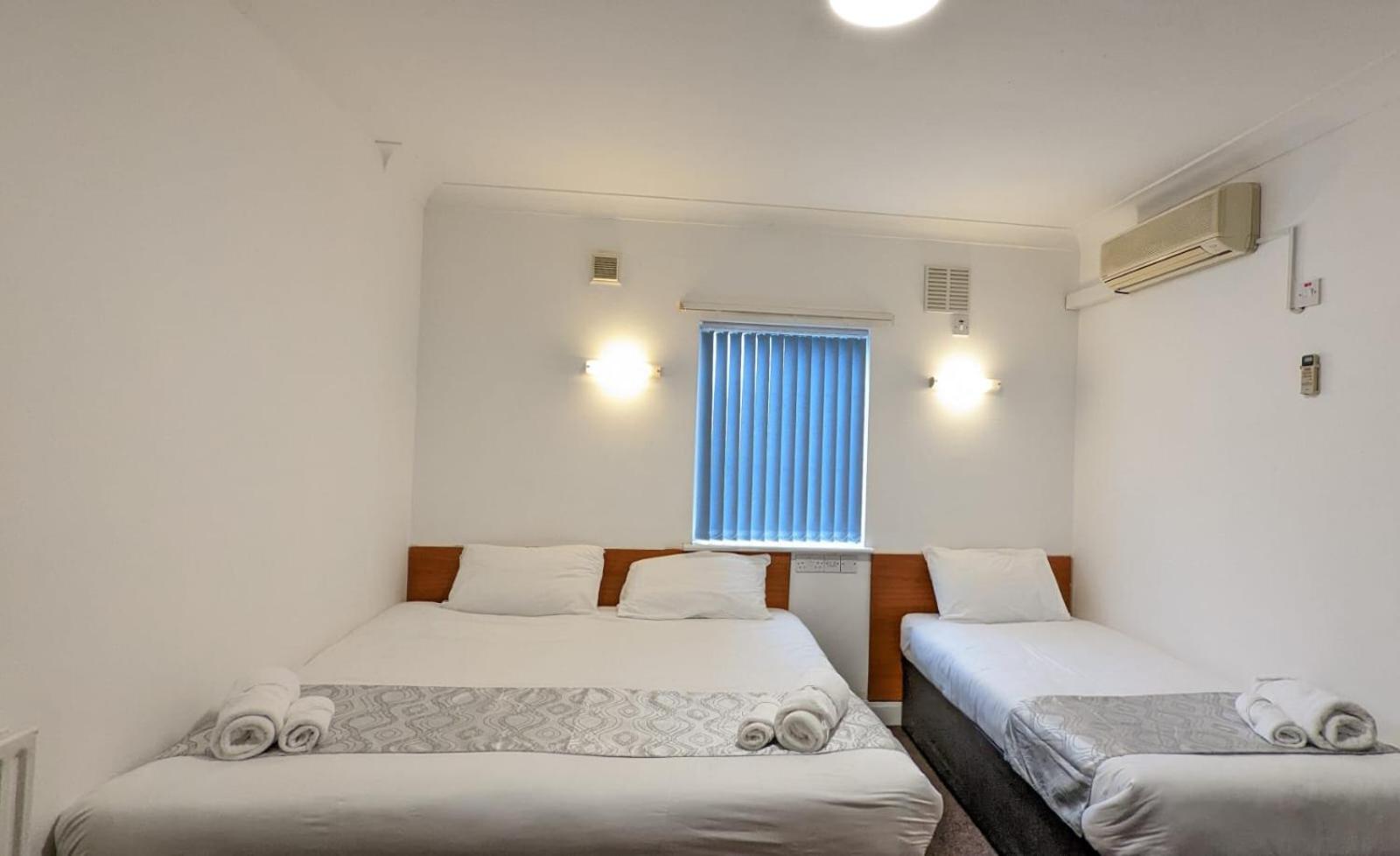 Shepiston Lodge Heathrow 4/14