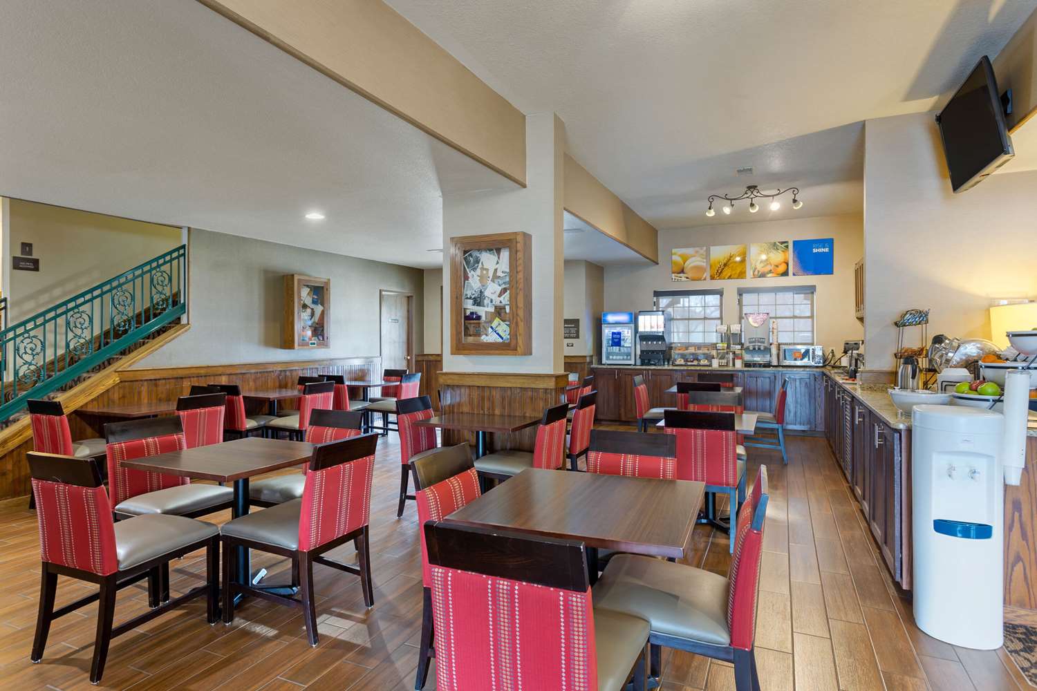 Comfort Inn Marshall Station 32/40