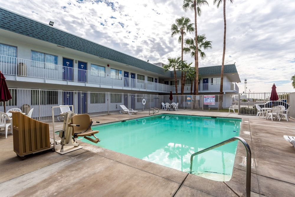 Motel6 Blythe, CA 15/65