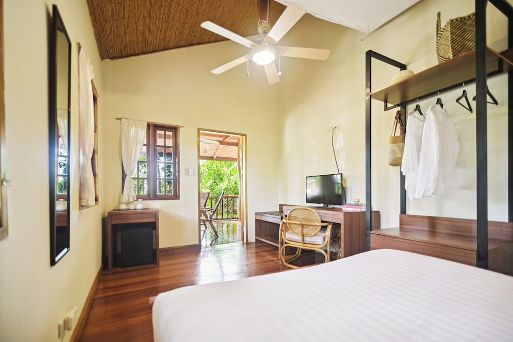 The Strand Boutique Resort 23/75
