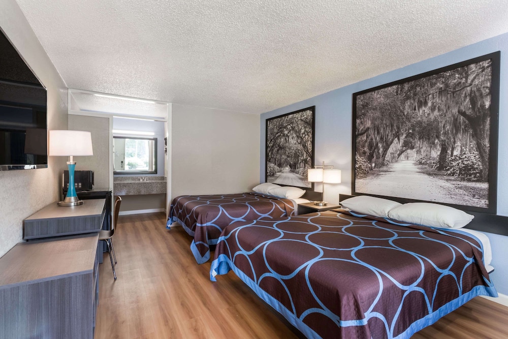 Super 8 by Wyndham Hardeeville/Savannah North 11/24