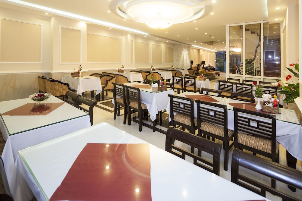 restaurant cafeteria