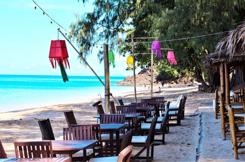 Sayang Beach Resort 52/60