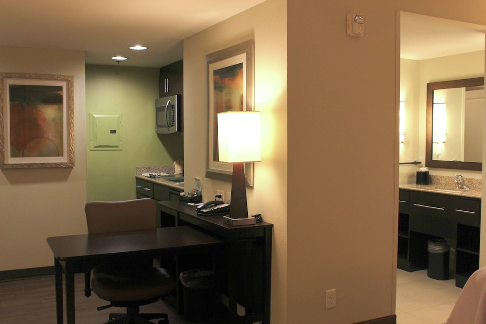 Homewood Suites Victoria 52/81