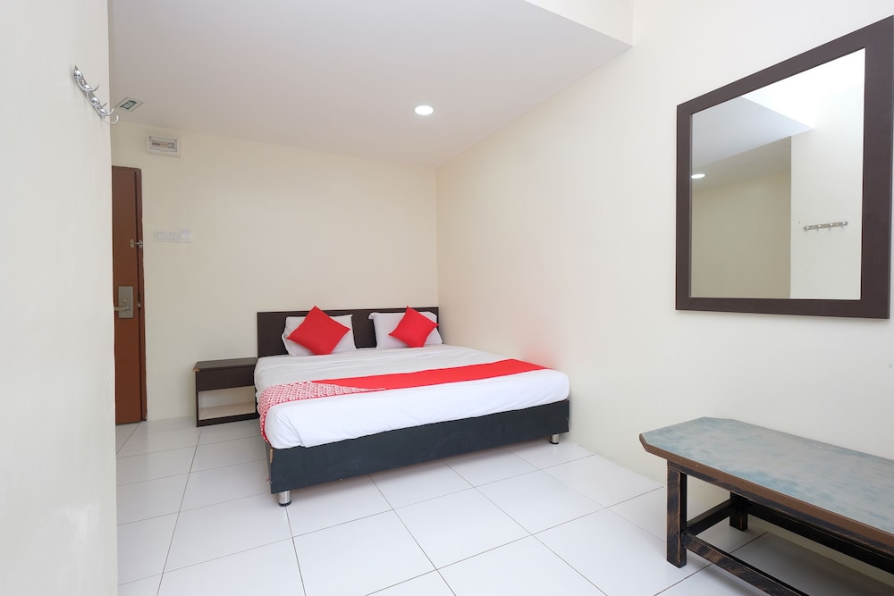 OYO 1104 Q Hotel 14/22