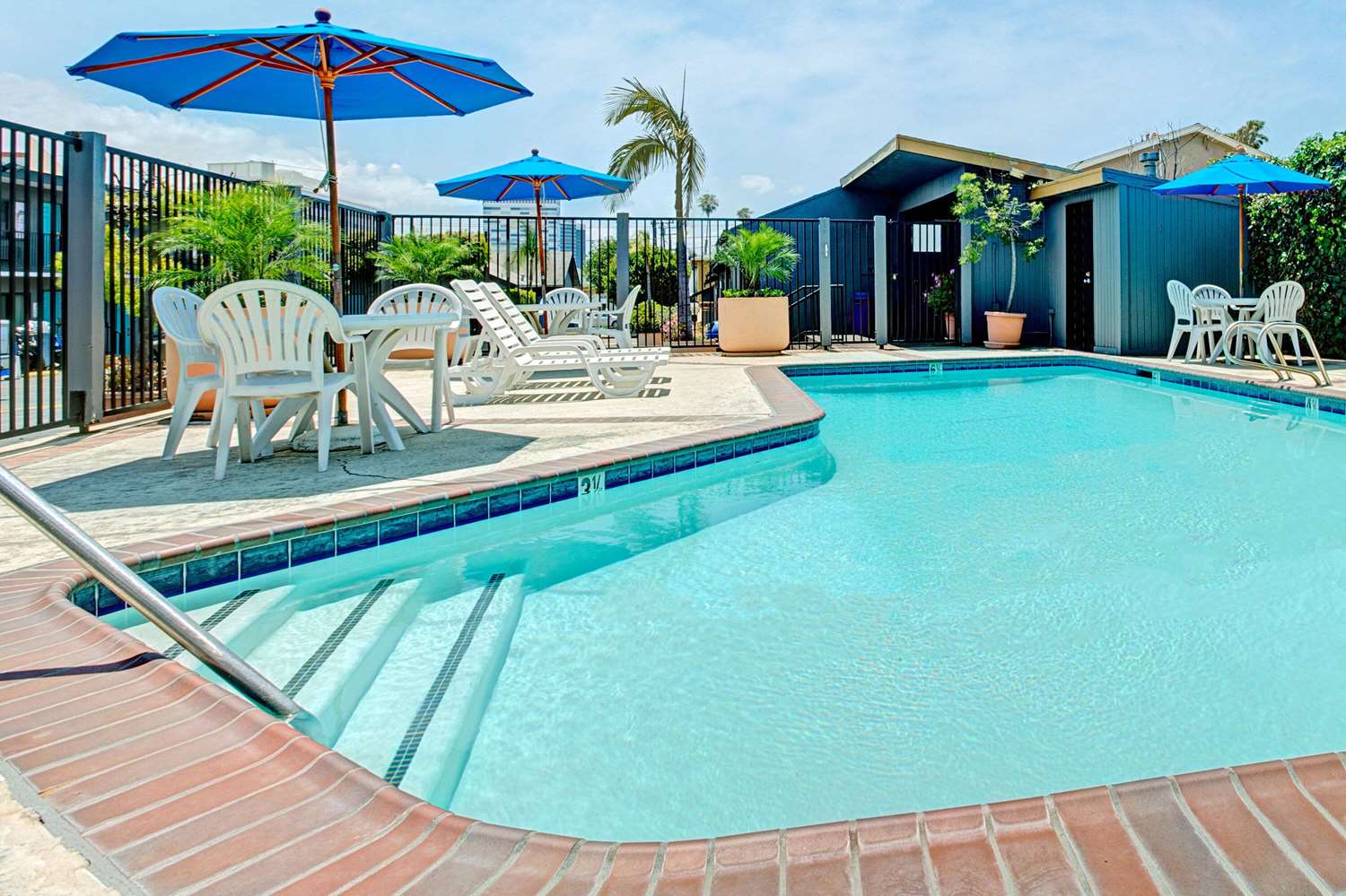 Travelodge By Wyndham LAX South 12/22
