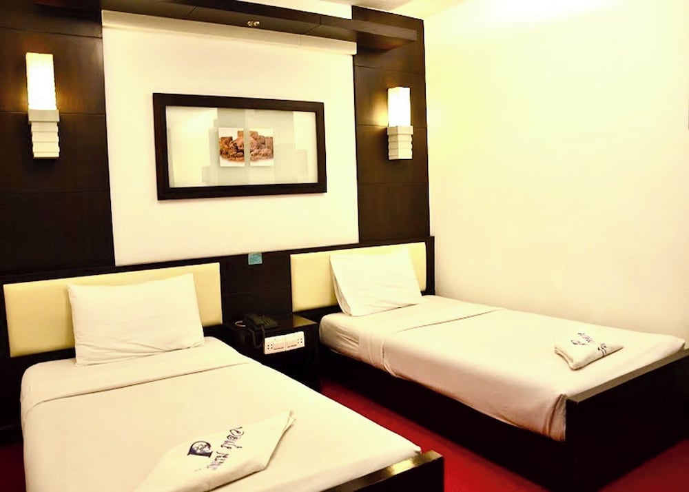 DELUXE, TWIN BEDS