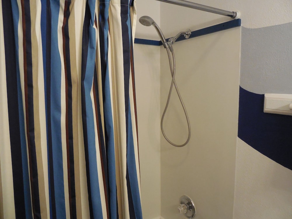 Kennewick Suites 28/58