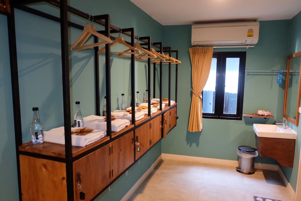 Siri Poshtel Bangkok 25/50