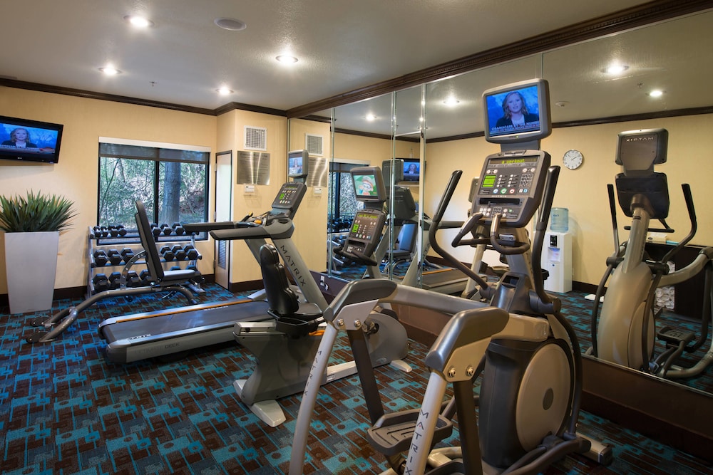 Fairfield Inn and Suites Gainesville 11/34