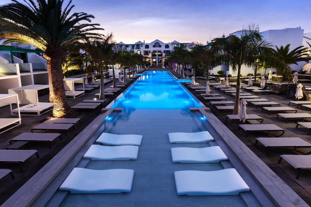 Barcelo Teguise Beach - Adults only in COSTA TEGUISE