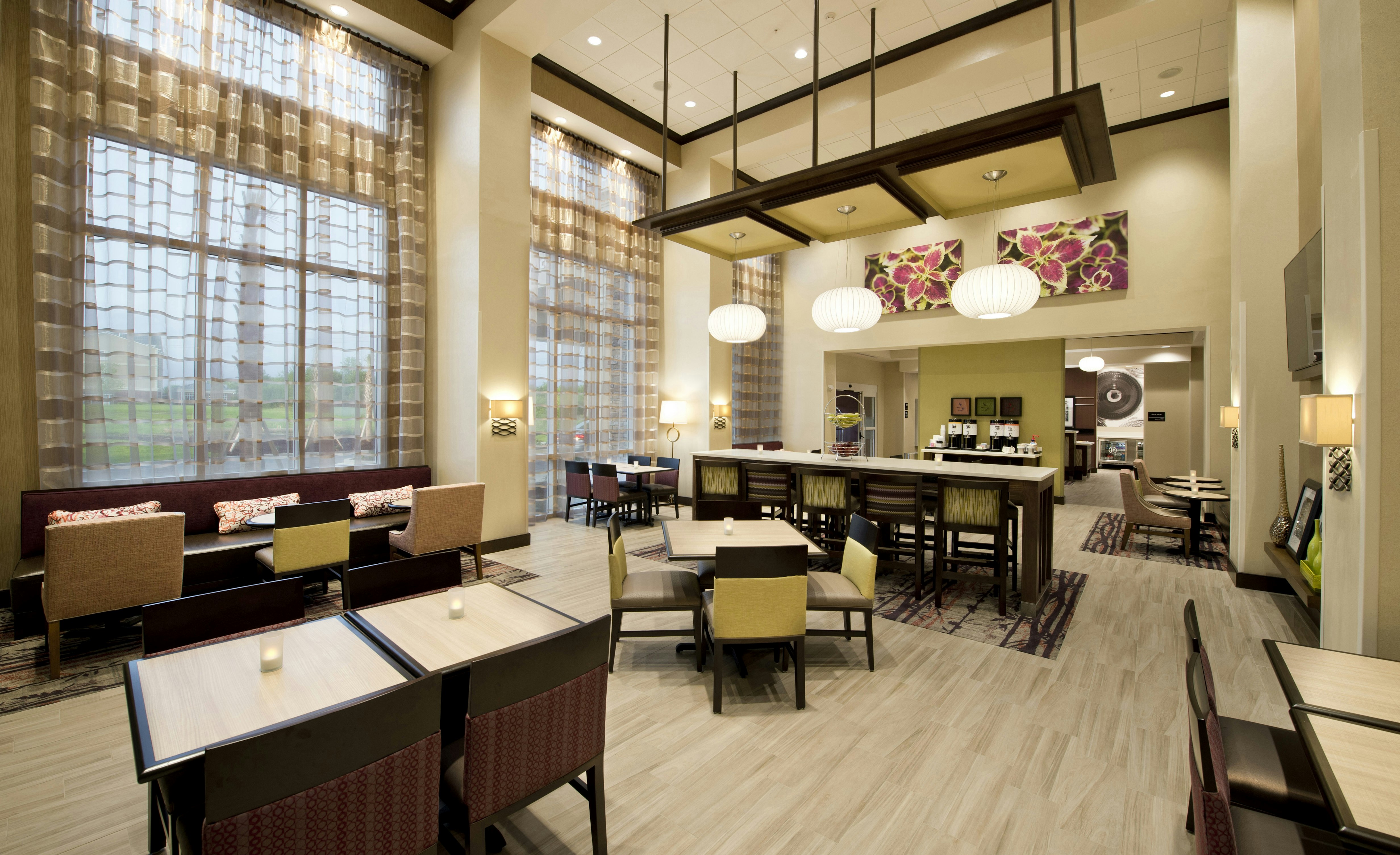 Hampton Inn & Suites Orangeburg 16/29