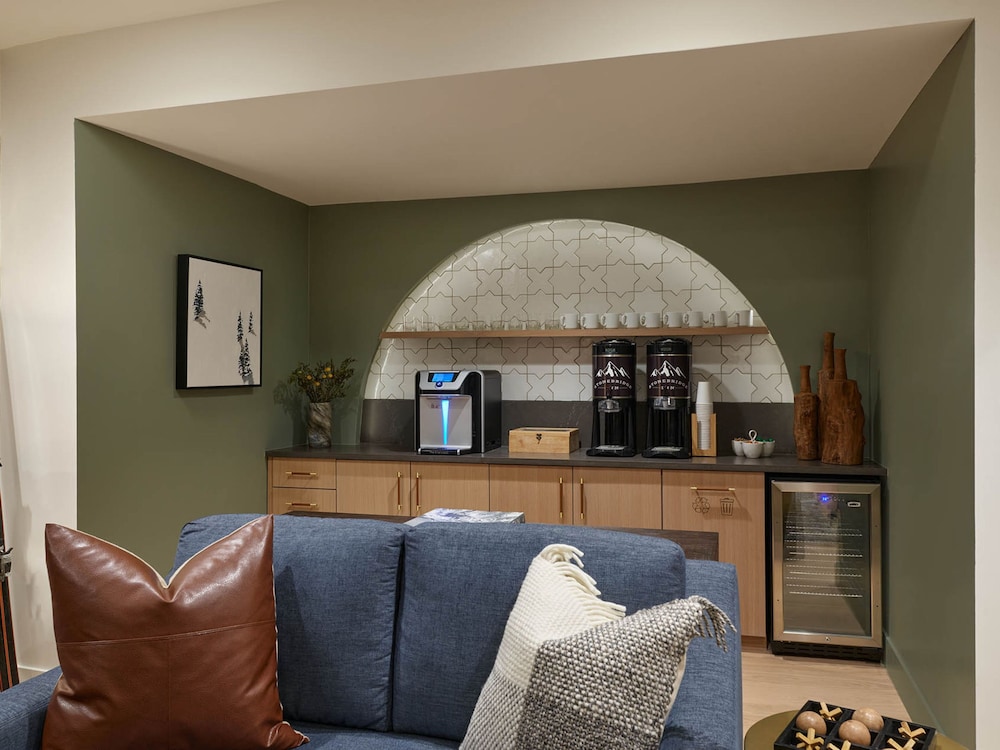 The Stonebridge Inn A Destination Hotel 5/45
