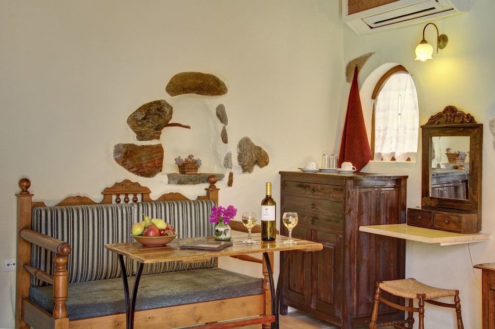 Elia Traditional Hotel & Spa 35/50