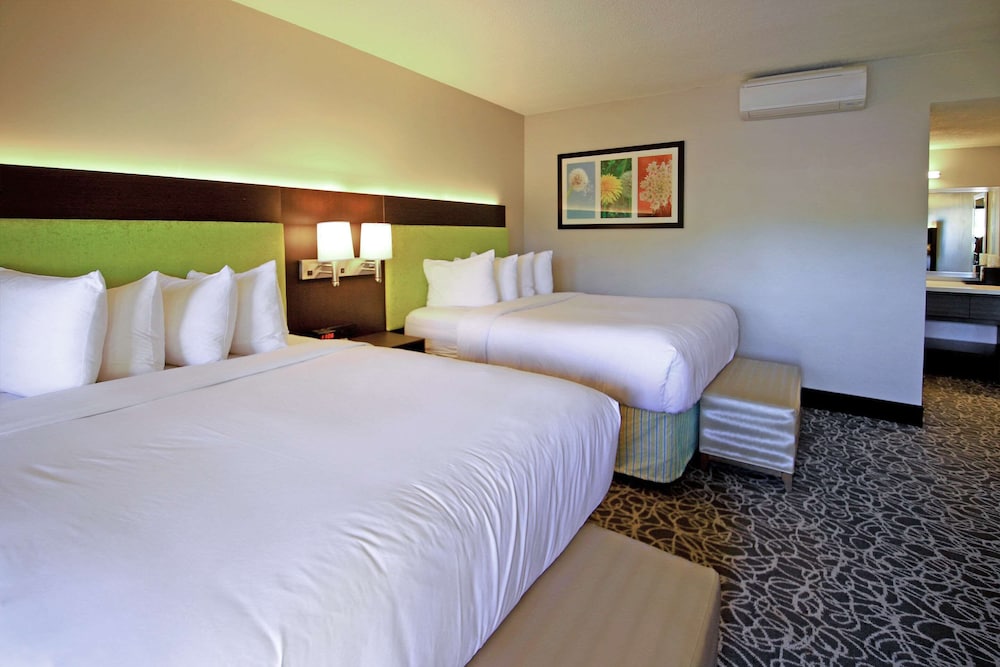 El Sendero Inn, Ascend Hotel Collection 33/65